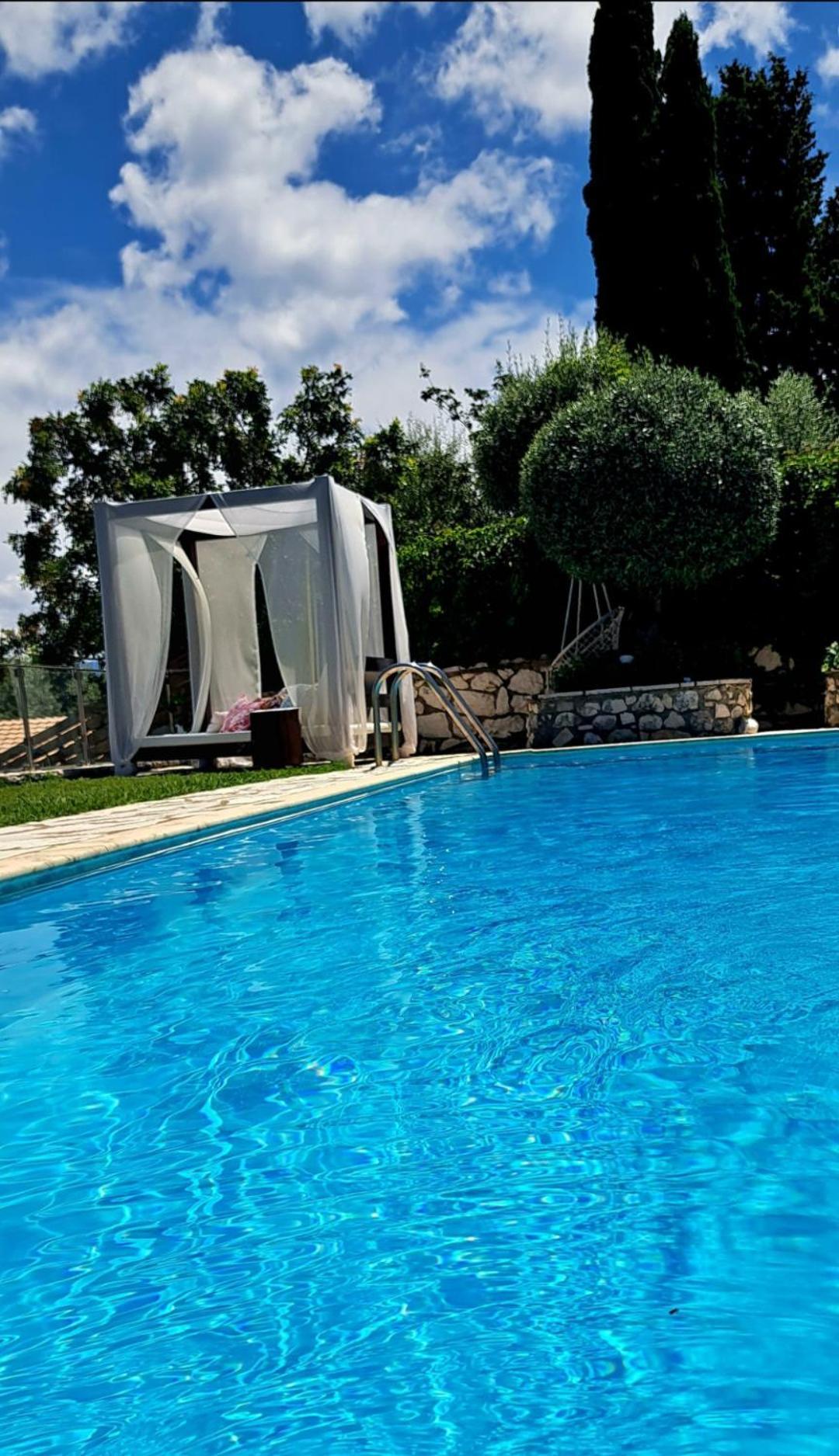 Luxury Villa Athina Nikiana Luaran gambar